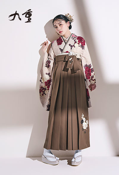 中村里砂　袴