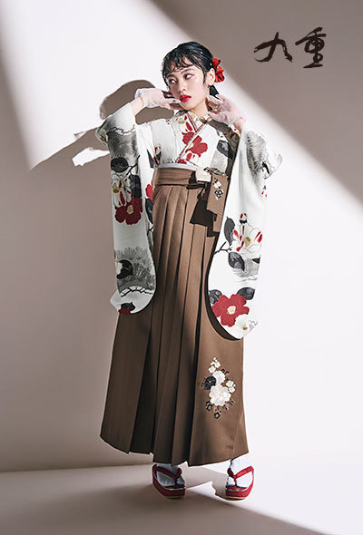 中村里砂　袴