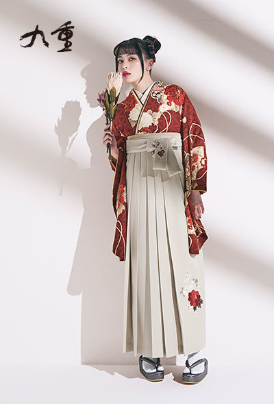中村里砂　袴