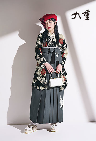 中村里砂　袴